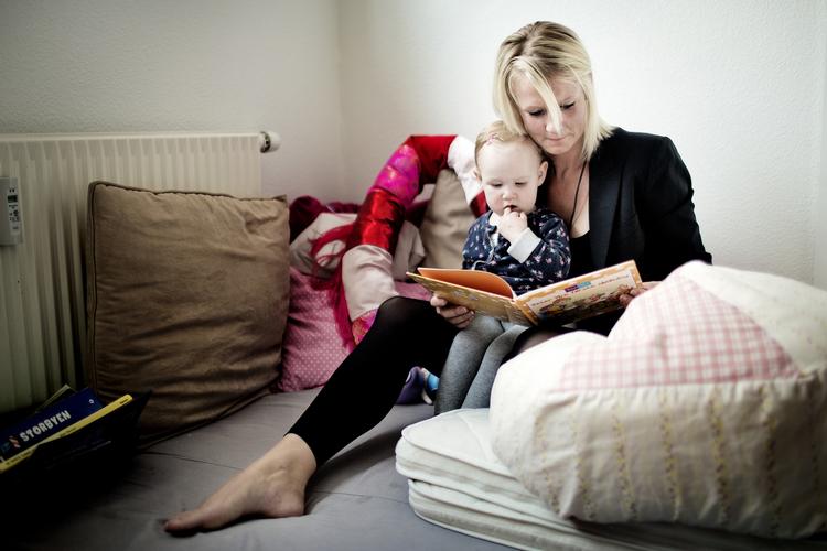 Forsøgere. På de sidste 13 år er antallet af enlige mødre steget med knap 25 pct., mens enlige fædre er steget med 50 pct. Det til trods for, at skilsmissestatistikken har været nogenlunde stabil. 