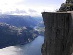 Spansk turist faldt i går ned fra fjeldplateauet Preikestolen i Norge. Det er ifølge politiet aldrig sket før. Foto: 