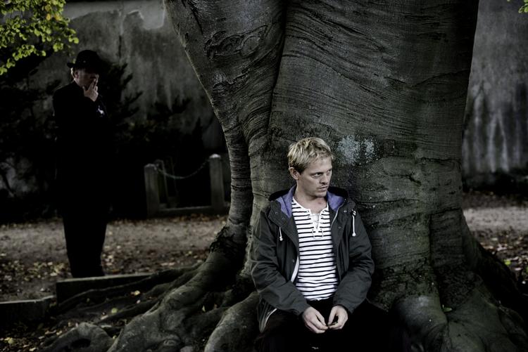 Scenevant. Thure Lindhardt spiller en 15-årig dreng med Aspergers syndrom i ny forestilling på Betty Nansen Teatret. Men skal man være lidt underlig for at spille sådan en rolle? 