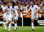 NEDERLAG. I 2006 reducerede Alberto Gilardino (nr. 2 fra venstre) til 2-1 mod Frankrig, der vandt 3-1, men siden har Italien ikke tabt en kvalifikationskamp. 