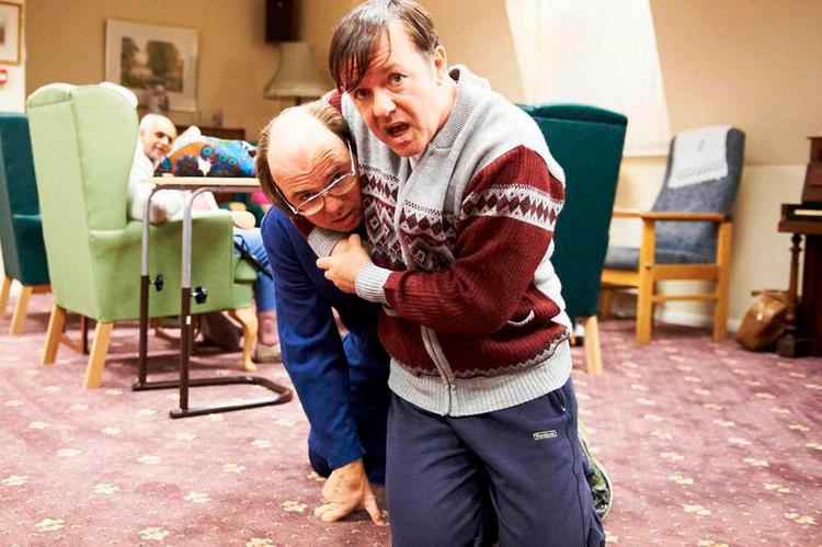 Kulturkamp. Dougie (tv.) er gnaven misantrop, og Derek er naiv filantrop. Det sammenstød er hyle morsomt. 