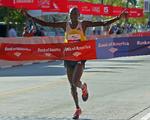 REKORDHOLDER. I forvejen er Dennis Kimetto indehaver af verdensrekorden på 25 km, men i Chicago Marathon måtte han 'nøjes' med løbsrekorden. 