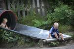 nærvær. Mange forældre går glip af deres glade børns leg på legepladsen, fordi de har travlt med at kigge på deres smartphone i stedet for. 