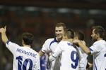 Målgaranti.. Edin Dzeko (i midten) har scoret 10 af Bosniens hidtil 29 mål i VM-kvalifikationen. Manchester City-spilleren overgås således kun af Hollands Manchester United-angriber Robin van Persie, der har lavet 11 mål. 