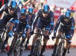 Baghjul. Team Sky måtte på en af feltets sidste arbejdsdage i 2013 afgive toppositionen på ranglisten til Movistar. 