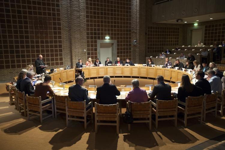 Bijob. Byrådsmedlemmer i Aalborg tjener mest af landets byråd på bestyrelsesposter og andre dobbeltroller. 