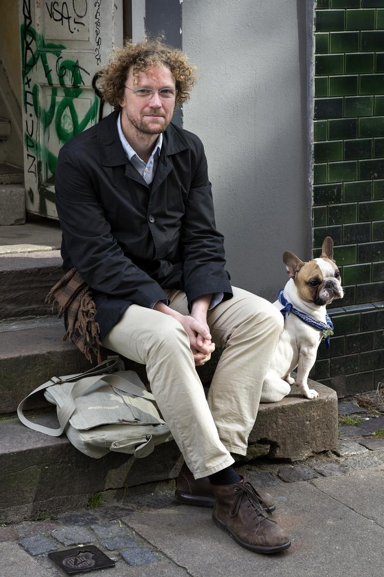 Forfatter. Lars Frost har ikke tænkt på sin bog som en kontaktannonce. 