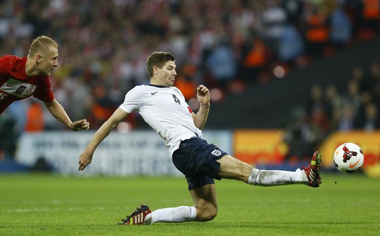 2-0. En ægte Gerrard-scoring baseret på vilje og energi fjernede den sidste frygt for de ængstelige englændere. 