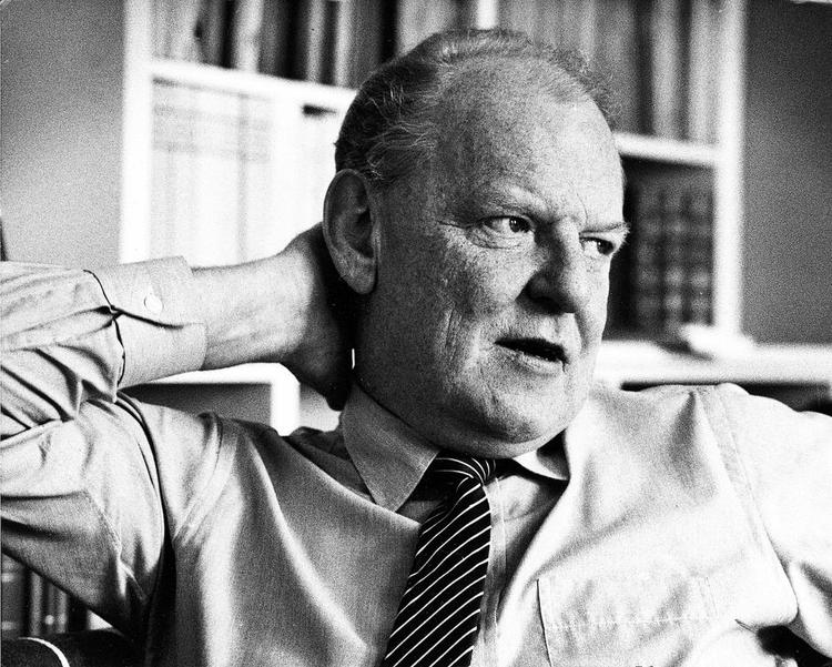 Presset. Det var Palle Simonsen (K) der som finansminister i 1980'erne havde den tvivlsomme fornøjelse at forvalte den enorme danske udlandsgæld. 