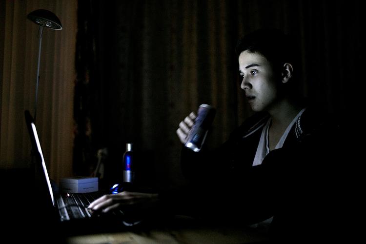 Begloet. Firmaer og myndigheder har i større eller mindre omfang ret til at overvåge din færden i cyberspace. (Arkivfoto) 
