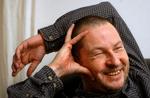 Dukkefører. Lars von Trier formår stadig at sno den selvsamme presse, der fordømte ham for sine nazijokes i Cannes, om sin lillefinger. 