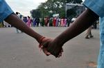 Trafficking. Børn holder i hånden i en protest mod menneskehandel i Bangalore i Indien (arkivfoto). 