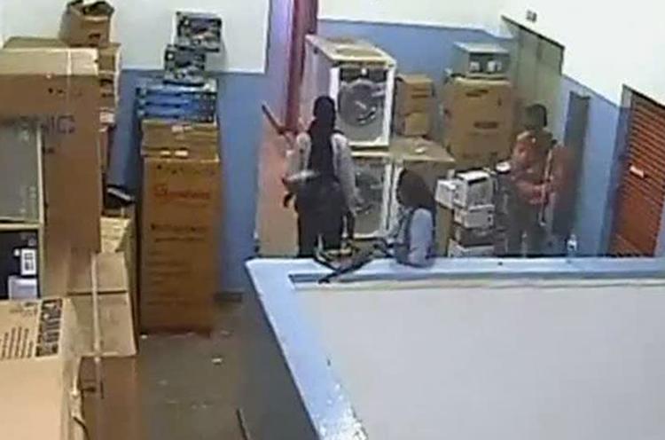 Terror. Kenyansk politi har frigivet videobilleder fra terrorangrebet mod Westgate-indkøbscentret i Nairobi 