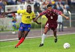 pornofilm. Faustino Asprilla (tv) blev i 1996 valgt til den sjettebedste spiller i verden af Fifa. Her ses angriberen i en landskamp for Colombia i 1995. 