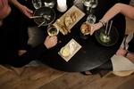 Glimrende. Ugens vin er et glimrende eksemplar på at en vin kan være intens uden at være fyldig og alkoholrig. 