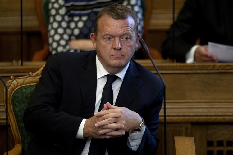FOKUS. Venstres formand Lars Løkke Rasmussen har været under heftig beskydning, efter at det kom frem, at han havde rejst dyrt på første klasse i spidsen for organisationen Global Green Growth Institute. 