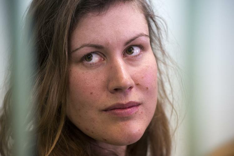 Fængslet. Anne Mie Roer Jensen i retten i Murmansk i Rusland. 