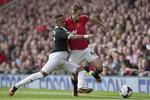 slagsmål. Kampen mellem Manchester United og Southampton var præget af mange hårde nærkampe mellem Uniteds albansk, belgisk, serbisk, tyrkiske talent,  Adnan Januzaj, og Southamptons Nathaniel Clyne 