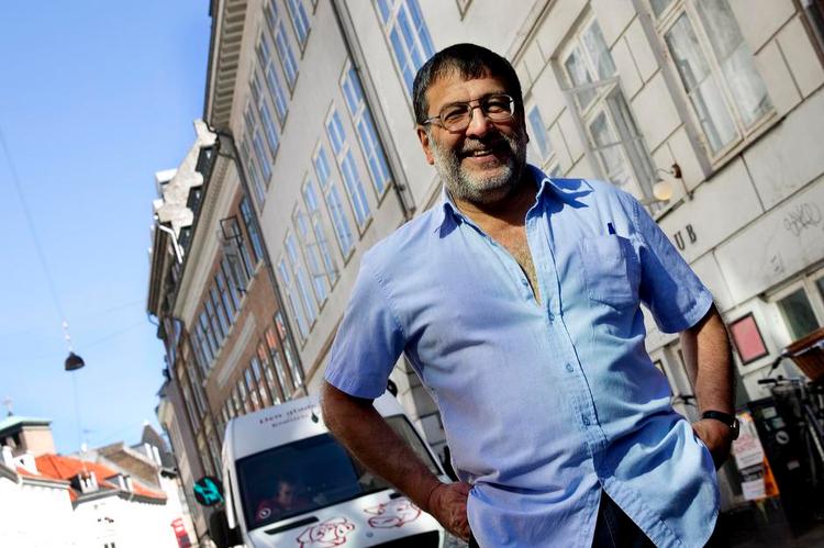 Foretagsom. Renato Sandoval har blandt andet oversat Thomas Boberg og Pia Juul til spansk. 