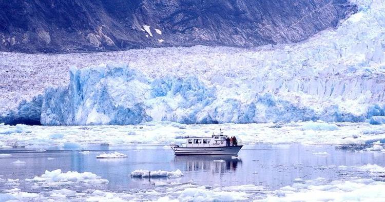 Alaska. At sejle i Alaska er smukt, men øerne, som rutebåden lægger til ved, er også et besøg værd.Læserfoto: Ruth Christoffersen 