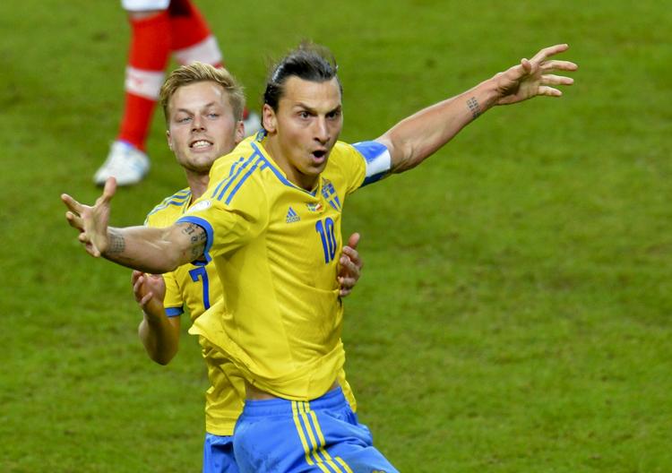 STORMØDE. VM-playoffkampene betyder afsked med enten Zlatan Ibrahimovic (billedet) eller Cristiano Ronaldo. 
