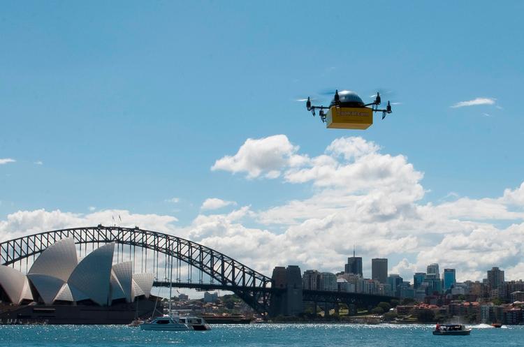 Luftlevering. Inden for et par minutter efter man har bestilt en bog hos Zookal, skal en drone levere bestillingen til døren. Indtil videre mangler kun de australske myndigheder at godkende de flyvende bogbærere. 