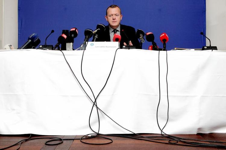 Seance. Lars Løkke Rasmussen beklagede sine dyre rejser på et sandt maratonpressemøde. 
