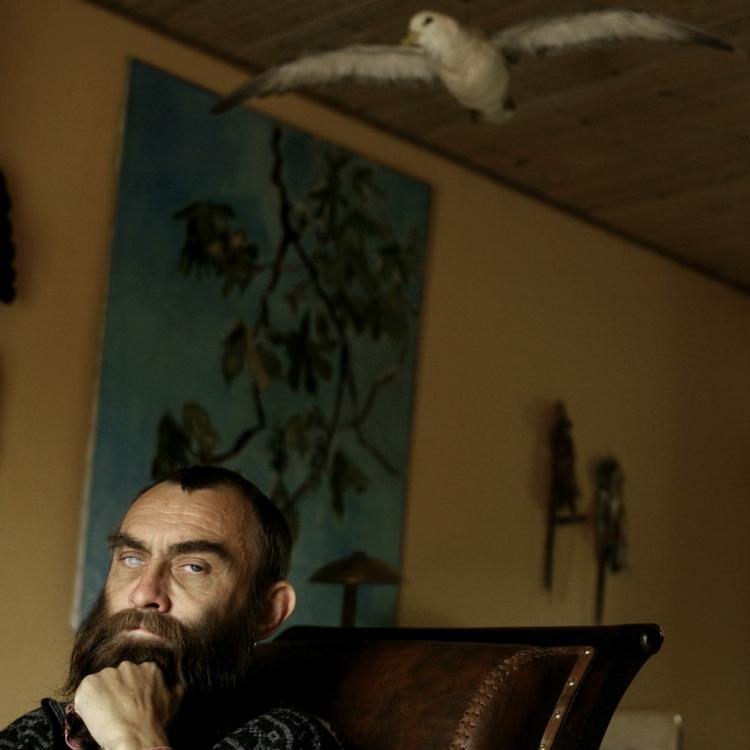 FORTÆLLER. Rune T. Kidde blev blind i 1990, men fortsatte som fortæller. Samtidig slugte han med stor iver lydbøger, som han afspillede på dobbelt hastighed. 