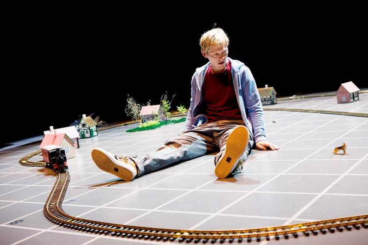 Stærkt. Thure Lindhardt overbeviser som den 15-årige dreng med Aspergers syndrom. 