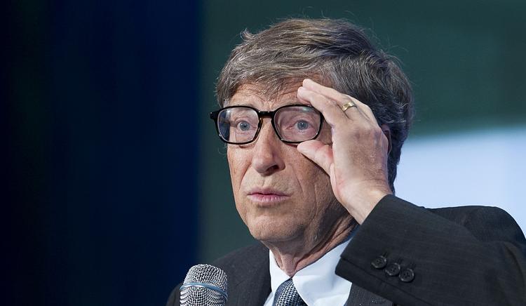 velhaver. Bill Gates har flere gange toppet listen over verdens rigeste, og på den seneste udgave af Forbes ligger han igen i top med en formue på 67 milliarder dollar - eller 365 milliarder kroner. 