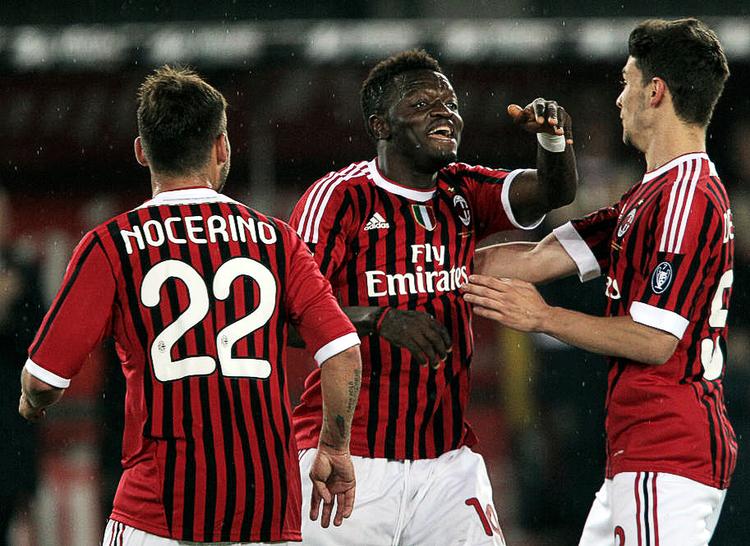 matchvinder? Sulley Muntari (midt) har tidligere scoret for Milan, når holdet har slået Barcelona. 