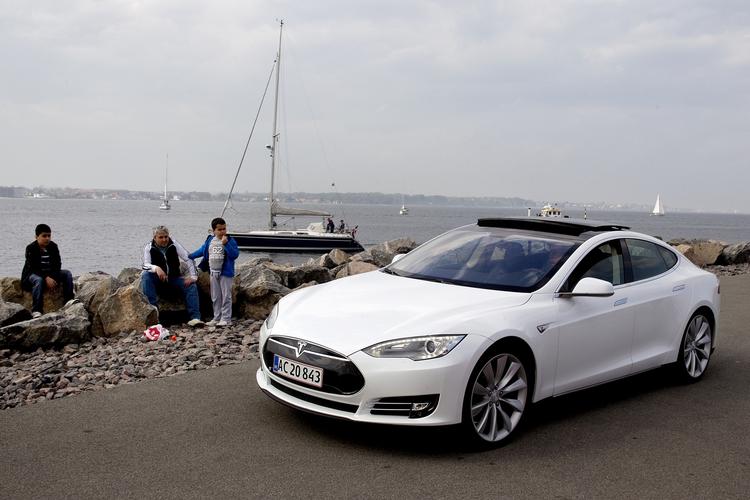 favorit. Politiken.dk's læsere pegede på Tesla Model S som vinder af Årets Bil 2014. 