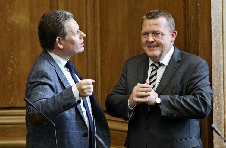 Forventningsfuld. Lars Løkke Rasmussen (t.h.) kan formentlig se frem til et flot Venstre-valg, selv om han selv har været i stærk modvind de seneste par uger. 