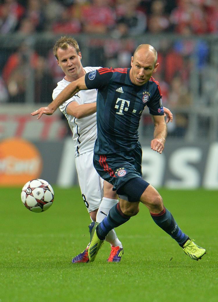 Nej. Arjen Robben har scoret 8 gange i 13 kampe i denne sæson. 