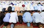 mange. Der bor cirka 400 millioner muslimer i Afrika - cirka hver fjerde af hele verdens muslimer - og mange af dem bor i Nigeria, som netop har taget hul på brugen af de specielle sukuk-obligationer. 
