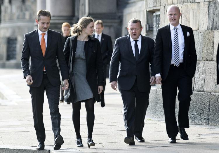 Fremad. Venstres Kristian Jensen,  Ellen Trane Nørby, Venstres formand Lars Løkke Rasmussen og  finansordfører Peter Christensen. 