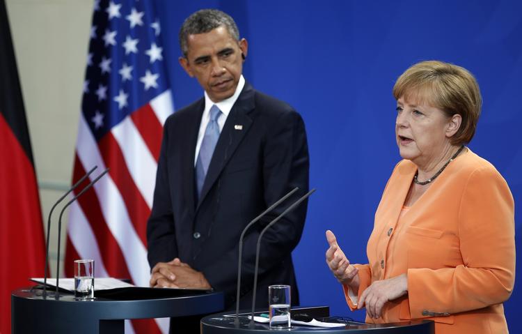 skandale. Måske er den aktuelle skandale, hvor NSA med Obama-administrationen i spidsen har overvåget 35 allierede statsledere, den gnist, der skal til, for at få overvågningsdebatten til at bryde ud i lys lue, skriver Jakob Engel-Schmidt. 
