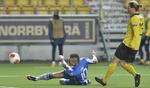 TÆT. To flere kontrachancer i anden halvleg havde Esbjerg - her ved Emil Lyng - muligheden for at score til 3-1 mod Elfsborg. 
