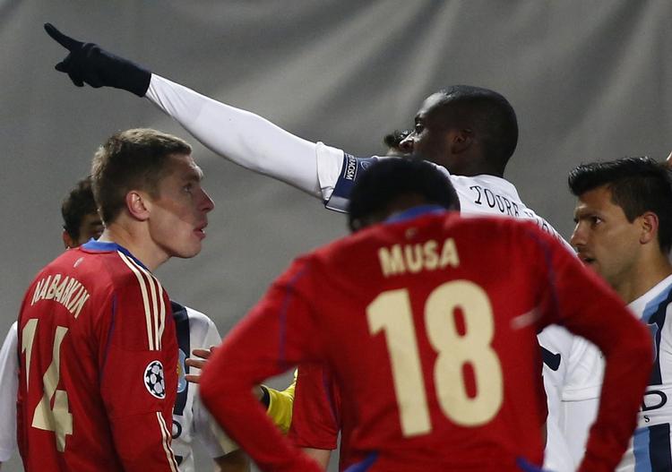 appel. Trods Yaya Tourés henvendelse til dommeren, Ovidiu Hategan, blev der ikke skredet ind over CSKA Moskvas tilskuere. 