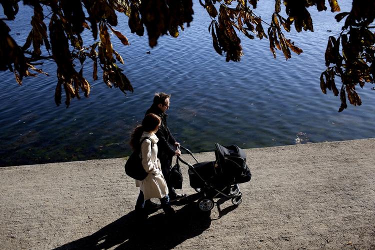 VÅBEN. Et godt instrument mod ulighed er barselsorloven, mener professor. 
