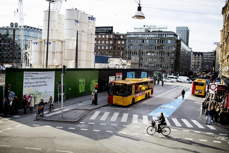 Plan. Om fire år skal busserne ikke længere krydse Rådhuspladsen. Foto: Ditte Valente 