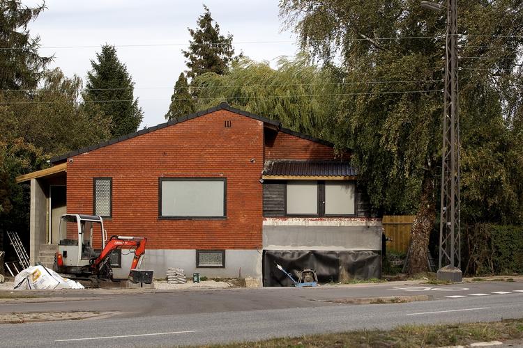 Nej. Bandidos-ejeren af klubhuset i Vanløse nægter at efterkomme Københavns Kommunes påbud om ikke længere at bruge huset som klubhus, oplyser rockernes advokat, Michael Juul Eriksen. - Foto: . 