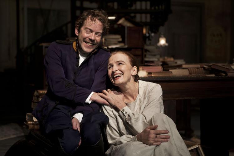 Klassiker. Søren Sætter-Lassen og Bodil Jørgensen er på scenen sammen med Ghita Nørby i 'Faderen'. 