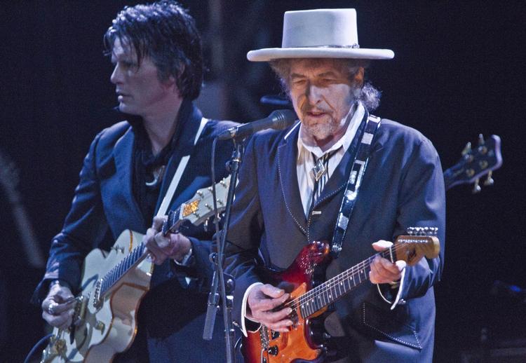 Dylan. Gennem 50 år har han sat nye standarder for sangskrivning og sjælelige og åndelige udtryk 