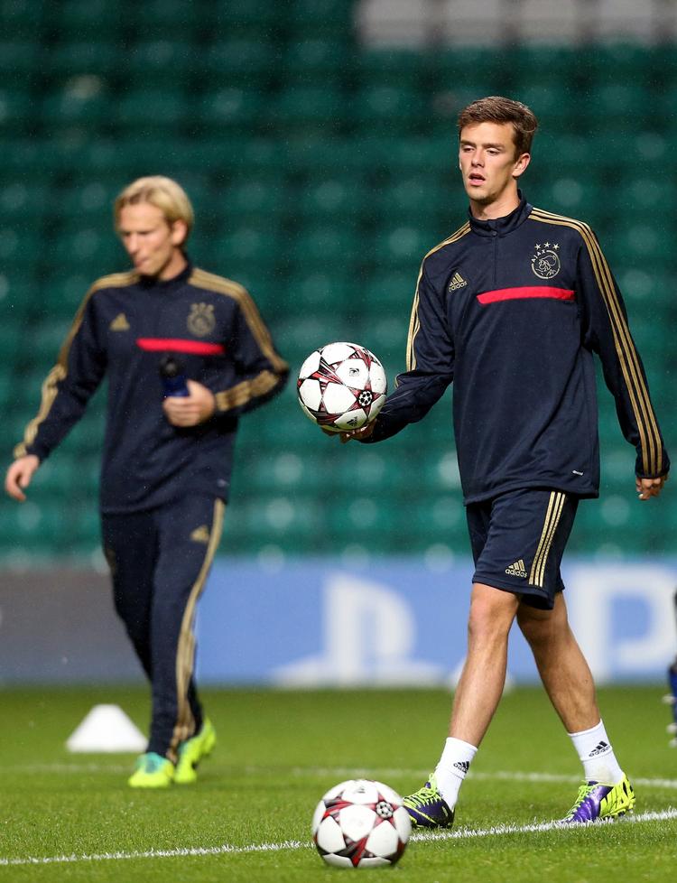 Komet. Hvis Lucas Andersen bider sig fast i Ajax, er det formentlig et spørgsmål om tid, før landstræner Morten Olsen giver ham et kald. Som 17-årig var han med på ligalandsholdet. 