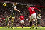 Udligning. Wayne Rooney sørgede for 2-2, inden Javier Hernandez blev matchvinder. 