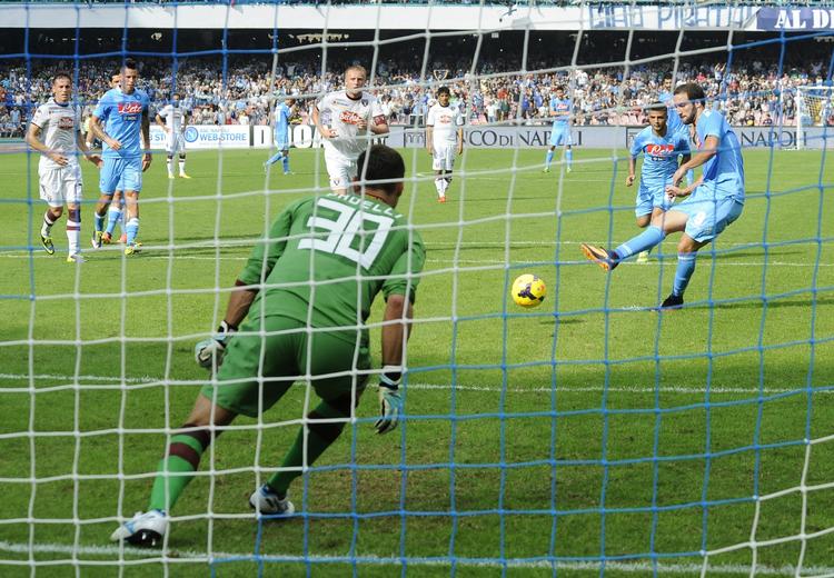 STRAFFESPARK. To gange scorede Gonzalo Higuain på straffespark mod Torino. 