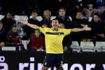 DEBUTANT. Som de øvrige Brøndbyspillere appellerede Khalid Boulahrouz for straffespark, da Alexander Szymanowski blev nedlagt i straffesparksfeltet. 