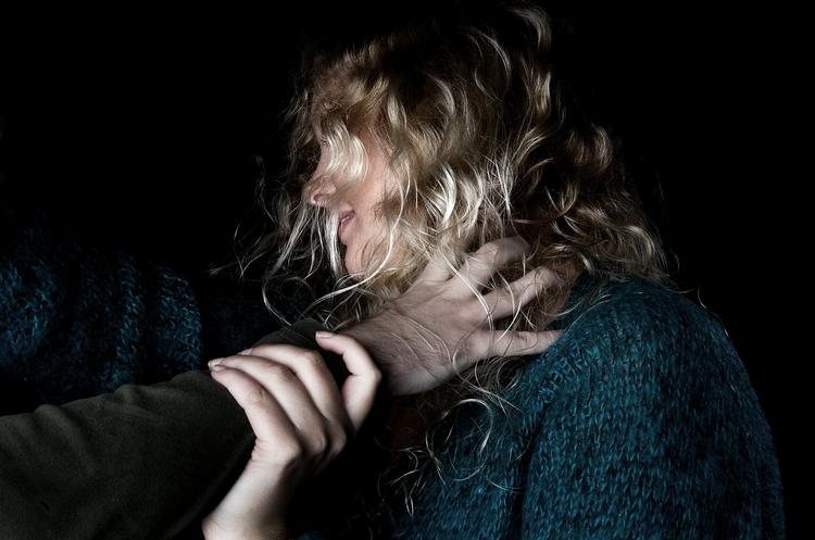 PARFORHOLD. Hver fjerde er blevet slået af deres partner. 