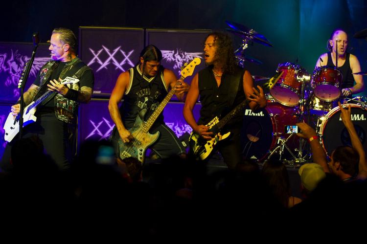 Verdensmænd. Antarktis er det eneste kontinent, der endnu ikke har haft besøg af Metallica. 